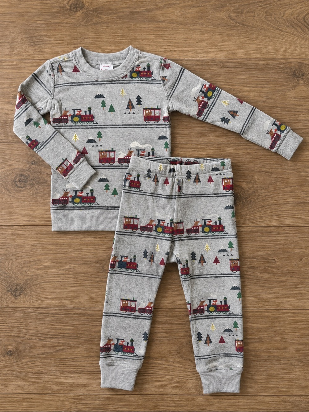 Hanna Andersson Grey Train-Print Pajama Set with Red & Green Accents